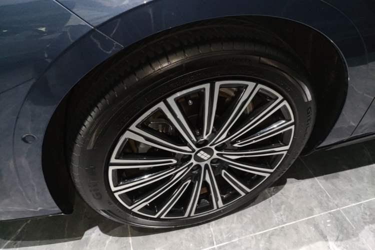 Used Geely Galaxy 8 2025 130km EM-i Flagship Edition Left Front Wheel Hub