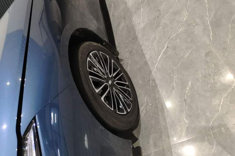 Used Geely Galaxy 8 2025 130km EM-i Deluxe Edition Left Front Wheel Hub