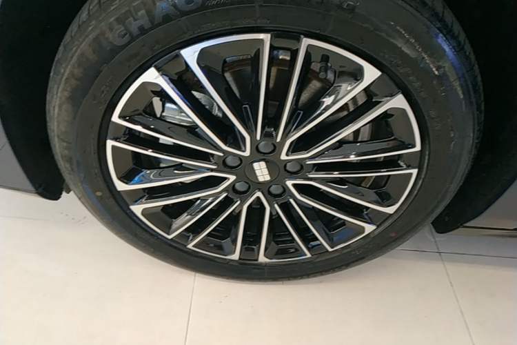 Used Geely Galaxy 8 2025 130km EM-i Prestige Edition Left Front Wheel Hub