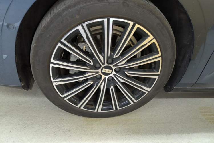 Used Geely Galaxy 8 2025 130km EM-P Starship Edition Left Front Wheel Hub