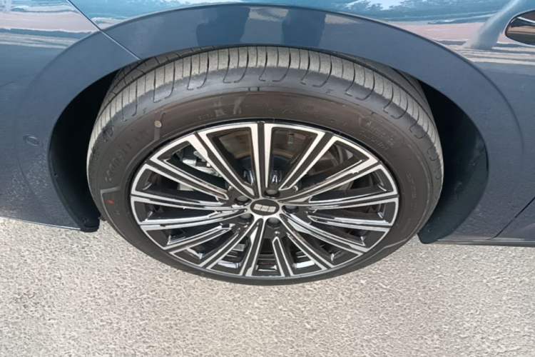 Used Geely Galaxy 8 2025 130km EM-P Exploration Edition Left Front Wheel Hub