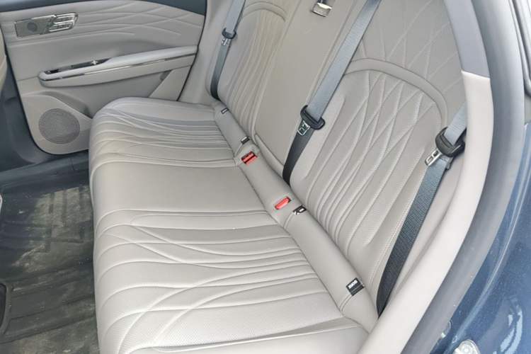 Used Geely Galaxy 8 2025 130km EM-P Starship Edition Left Rear Seat