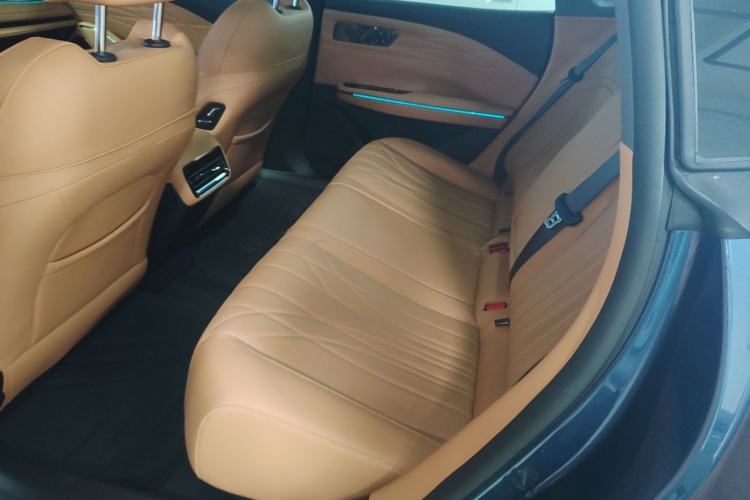 Used Geely Galaxy 8 2025 130km EM-P Exploration Edition Left Rear Seat