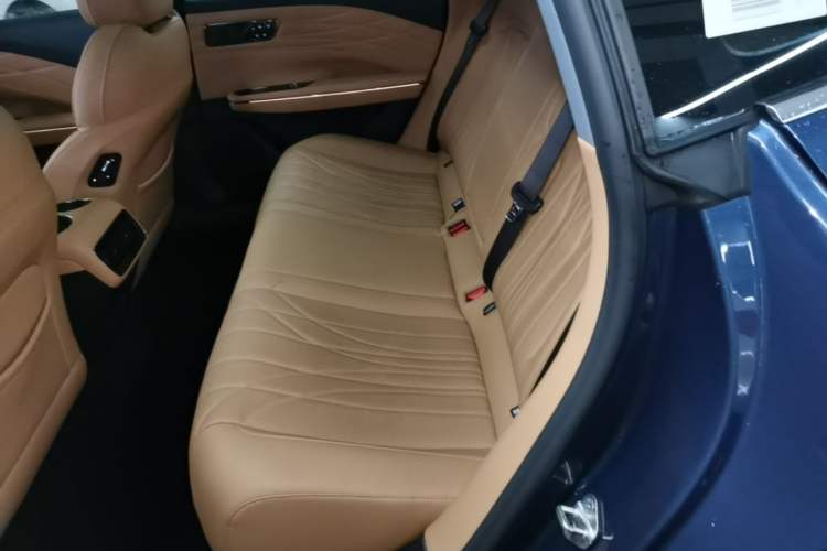 Used Geely Galaxy 8 2025 130km EM-i Prestige Edition Left Rear Seat