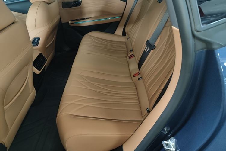 Used Geely Galaxy 8 2025 130km EM-P Starship Edition Left Rear Seat