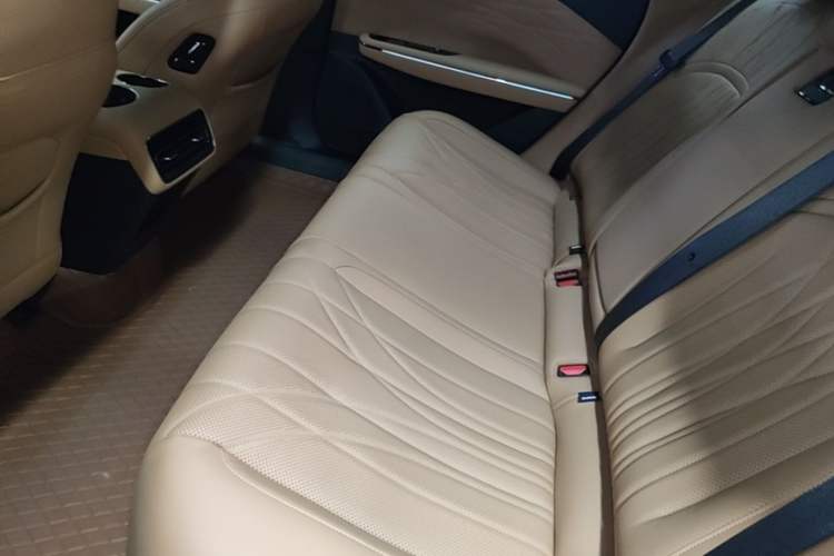 Used Geely Galaxy 8 2025 130km EM-i Deluxe Edition Left Rear Seat