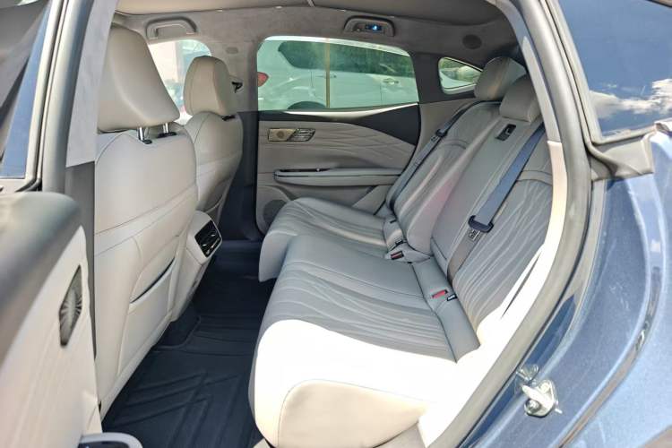 Used Geely Galaxy 8 2025 130km EM-P Starship Edition Left Rear Seat