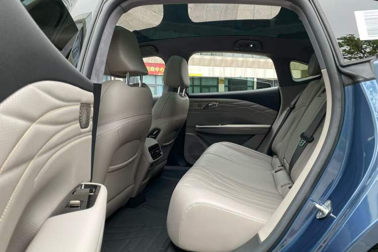 Used Geely Galaxy 8 2025 130km EM-P Starship Edition Left Rear Seat