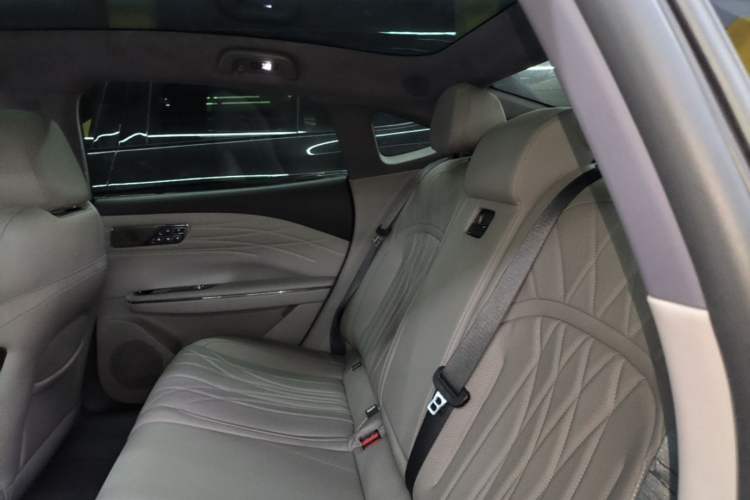 Used Geely Galaxy 8 2025 130km EM-P Starship Edition Left Rear Seat