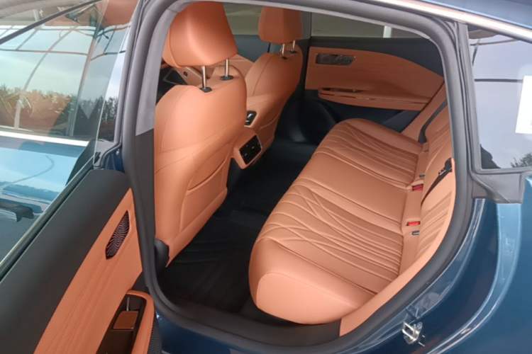 Used Geely Galaxy 8 2025 130km EM-P Exploration Edition Left Rear Seat