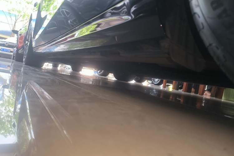 Used Geely Galaxy 8 2025 130km EM-P Starship Edition Left Side Sill