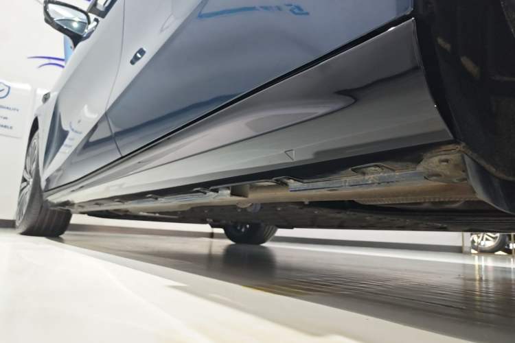 Used Geely Galaxy 8 2025 130km EM-P Starship Edition Left Side Sill