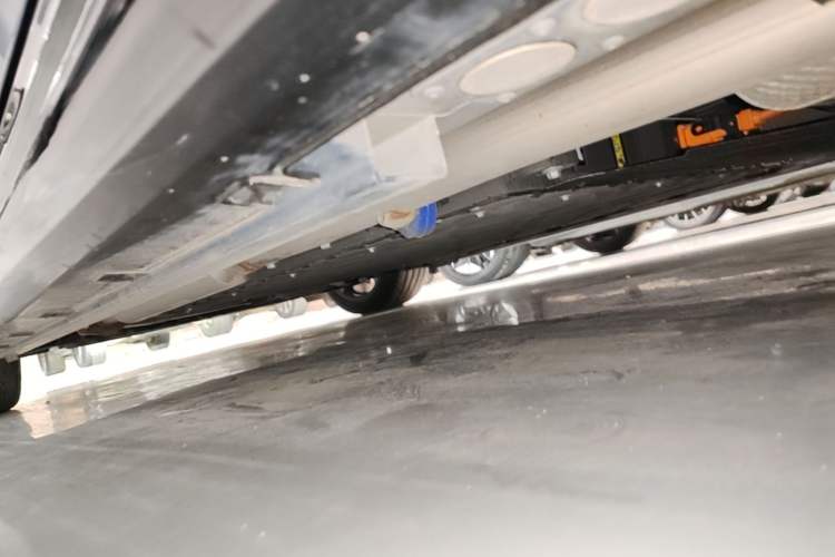 Used Geely Galaxy 8 2025 130km EM-P Starship Edition Left Side Sill