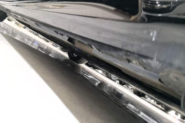 Used Geely Galaxy 8 2025 130km EM-P Starship Edition Left Side Sill