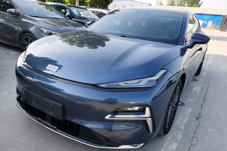 Geely Galaxy 8 2025 130km EM-i Deluxe Edition