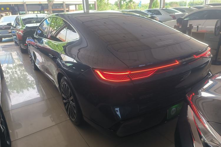 Used Geely Galaxy 8 2025 130km EM-P Starship Edition Rear Left 45 Deg