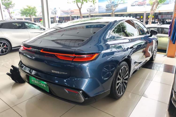Used Geely Galaxy 8 2025 130km EM-P Starship Edition Rear Right 45 Deg