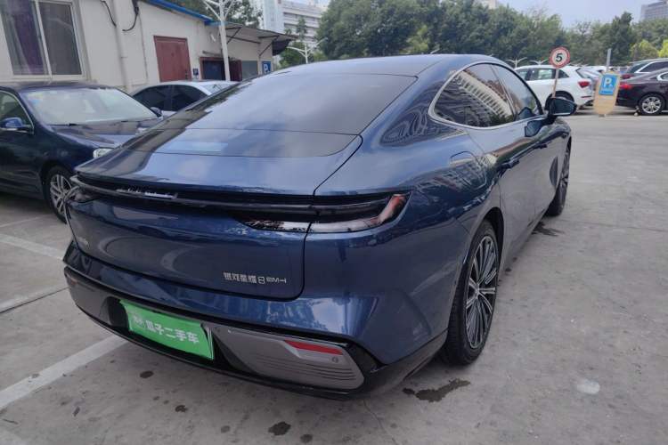 Used Geely Galaxy 8 2025 130km EM-i Flagship Edition Rear Right 45 Deg