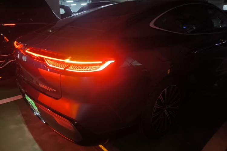 Used Geely Galaxy 8 2025 130km EM-i Flagship Edition Rear Right 45 Deg