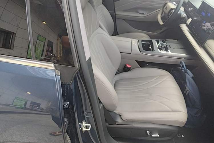 Used Geely Galaxy 8 2025 130km EM-P Starship Edition Right Front Seat