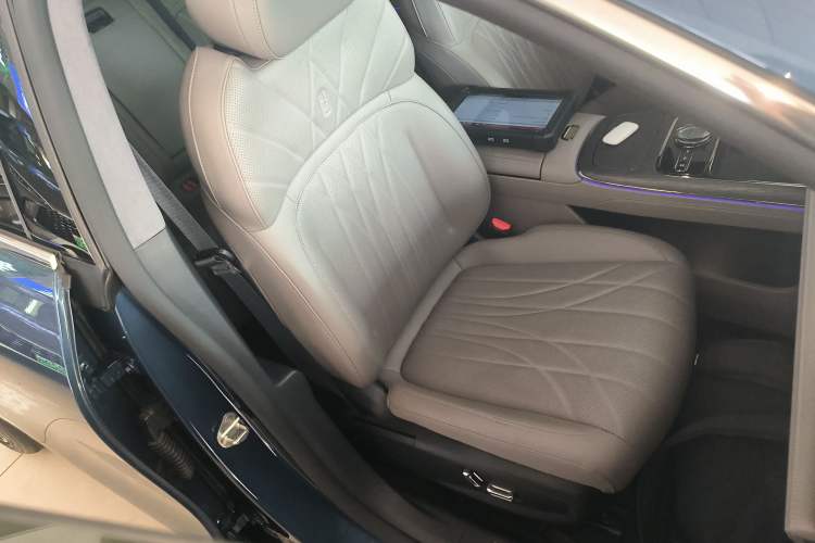 Used Geely Galaxy 8 2025 130km EM-P Starship Edition Right Front Seat