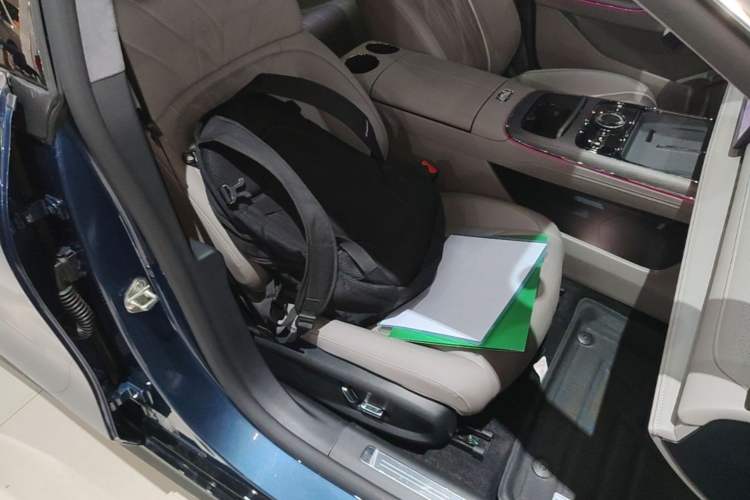 Used Geely Galaxy 8 2025 130km EM-P Starship Edition Right Front Seat
