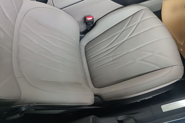Used Geely Galaxy 8 2025 130km EM-P Starship Edition Right Front Seat