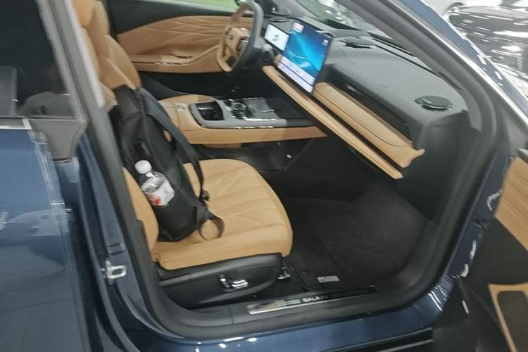 Used Geely Galaxy 8 2025 130km EM-P Starship Edition Right Front Seat