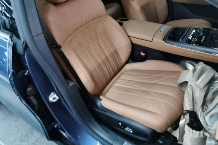 Used Geely Galaxy 8 2025 130km EM-i Prestige Edition Right Front Seat
