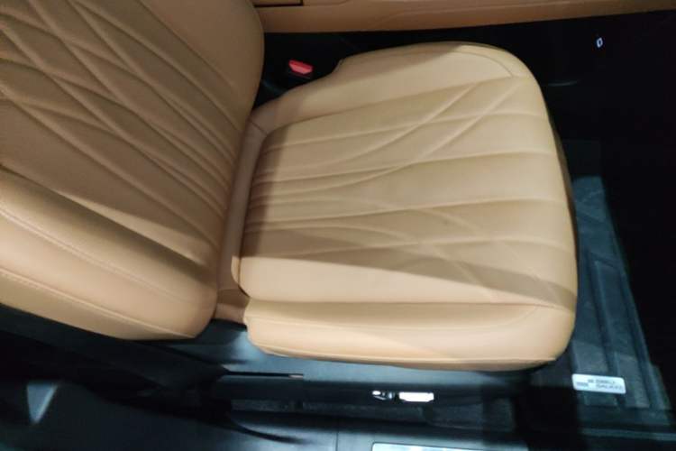 Used Geely Galaxy 8 2025 130km EM-i Flagship Edition Right Front Seat