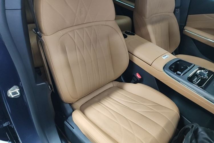 Used Geely Galaxy 8 2025 130km EM-i Deluxe Edition Right Front Seat