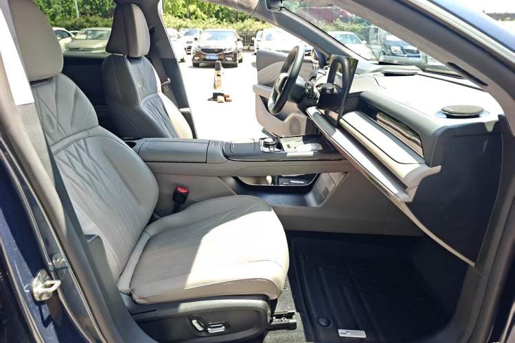 Used Geely Galaxy 8 2025 130km EM-P Starship Edition Right Front Seat