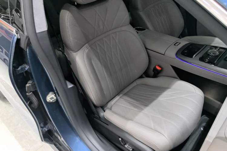 Used Geely Galaxy 8 2025 130km EM-P Starship Edition Right Front Seat