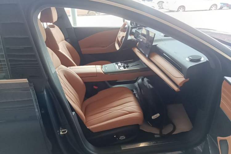 Used Geely Galaxy 8 2025 130km EM-P Exploration Edition Right Front Seat