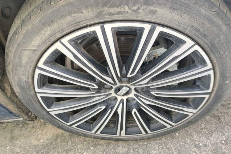 Used Geely Galaxy 8 2025 130km EM-P Starship Edition Right Front Wheel Hub
