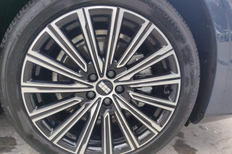 Used Geely Galaxy 8 2025 130km EM-i Flagship Edition Right Front Wheel Hub