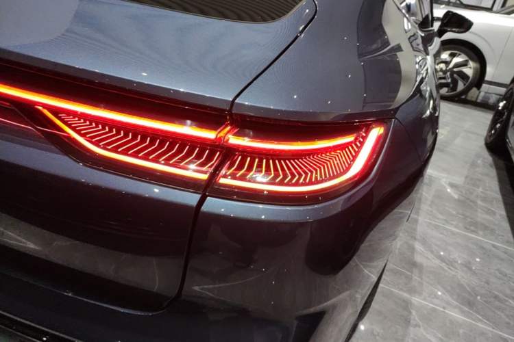 Used Geely Galaxy 8 2025 130km EM-i Flagship Edition Right Rear Taillight