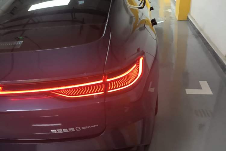Used Geely Galaxy 8 2025 130km EM-P Starship Edition Right Rear Taillight