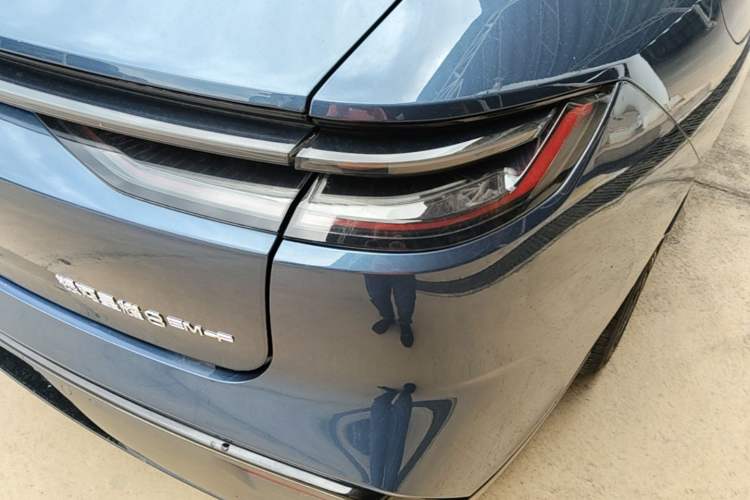 Used Geely Galaxy 8 2025 130km EM-P Starship Edition Right Rear Taillight