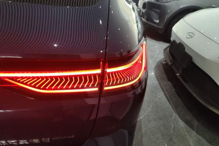 Used Geely Galaxy 8 2025 130km EM-i Deluxe Edition Right Rear Taillight
