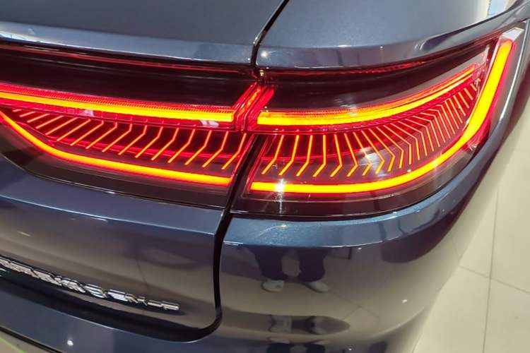Used Geely Galaxy 8 2025 130km EM-P Starship Edition Right Rear Taillight