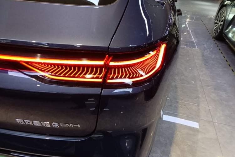 Used Geely Galaxy 8 2025 130km EM-i Flagship Edition Right Rear Taillight