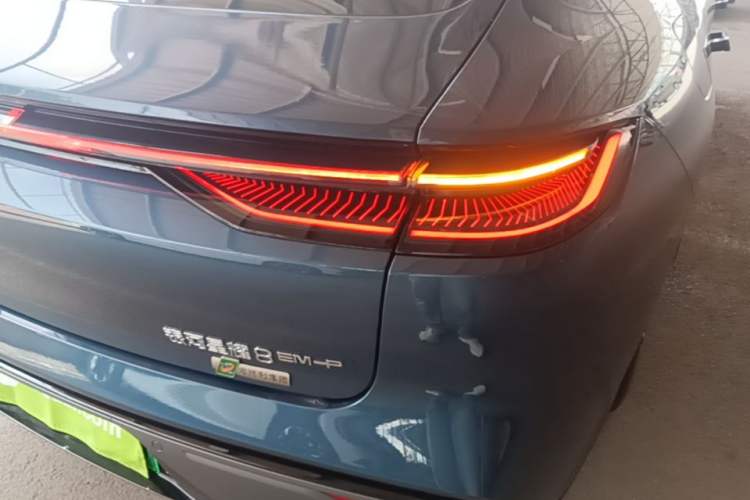 Used Geely Galaxy 8 2025 130km EM-P Exploration Edition Right Rear Taillight