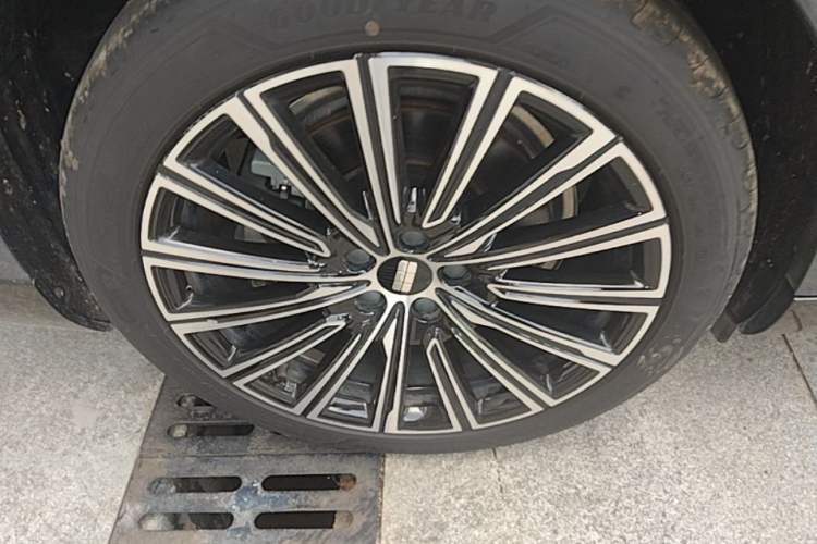 Used Geely Galaxy 8 2025 130km EM-P Starship Edition Right Rear Wheel Hub