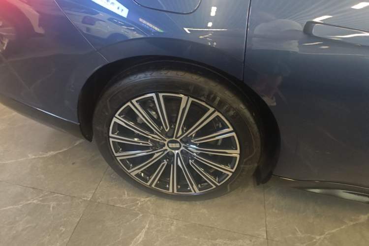Used Geely Galaxy 8 2025 130km EM-P Starship Edition Right Rear Wheel Hub