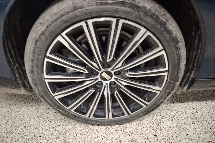 Used Geely Galaxy 8 2025 130km EM-P Starship Edition Right Rear Wheel Hub