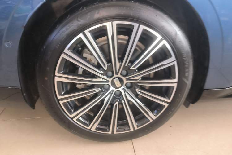 Used Geely Galaxy 8 2025 130km EM-P Starship Edition Right Rear Wheel Hub