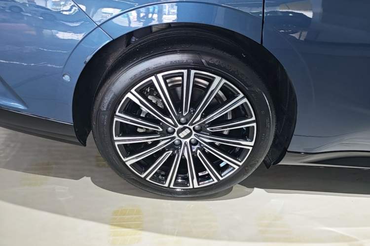 Used Geely Galaxy 8 2025 130km EM-P Starship Edition Right Rear Wheel Hub