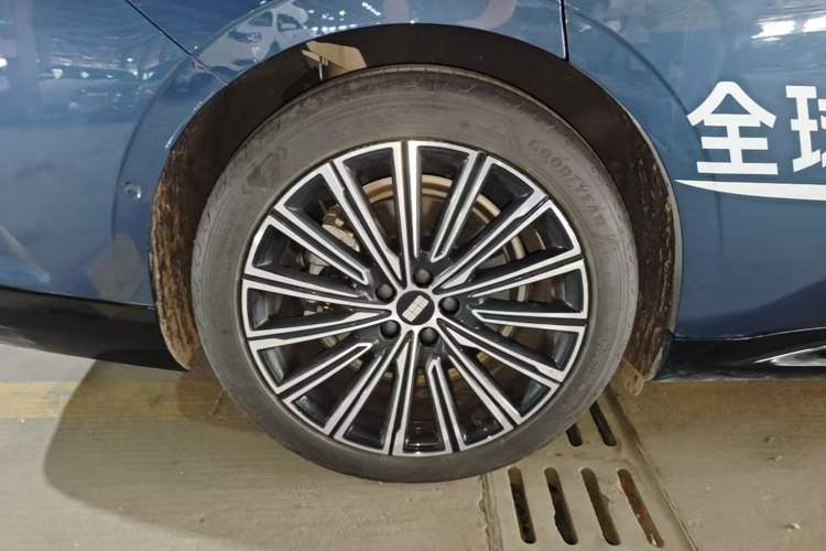 Used Geely Galaxy 8 2025 130km EM-P Starship Edition Right Rear Wheel Hub