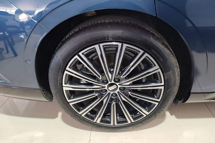 Used Geely Galaxy 8 2025 130km EM-P Starship Edition Right Rear Wheel Hub